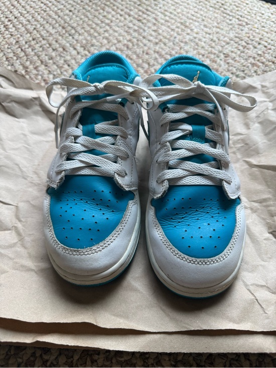 Nike Other - Nike Kids White and Turquoise Low-Top Sneakers